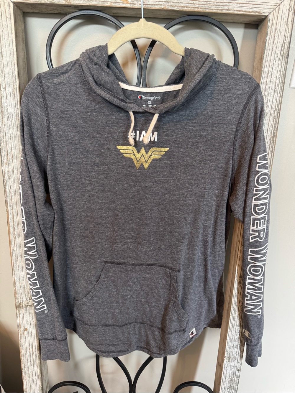 Champion Wonder Woman #IAM Lightweight Hoodie Gray‎ Long Sleeve Women’s Medium